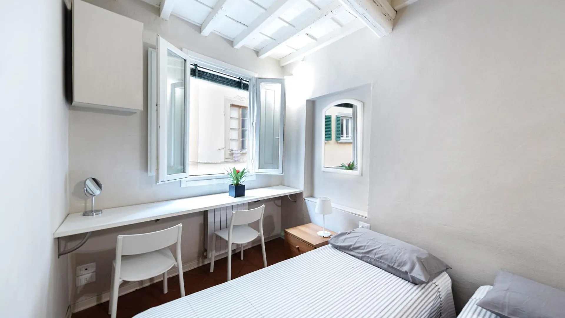 Apartment Appartamento Nel Cuore Dell'Oltrarno Florence Italy
